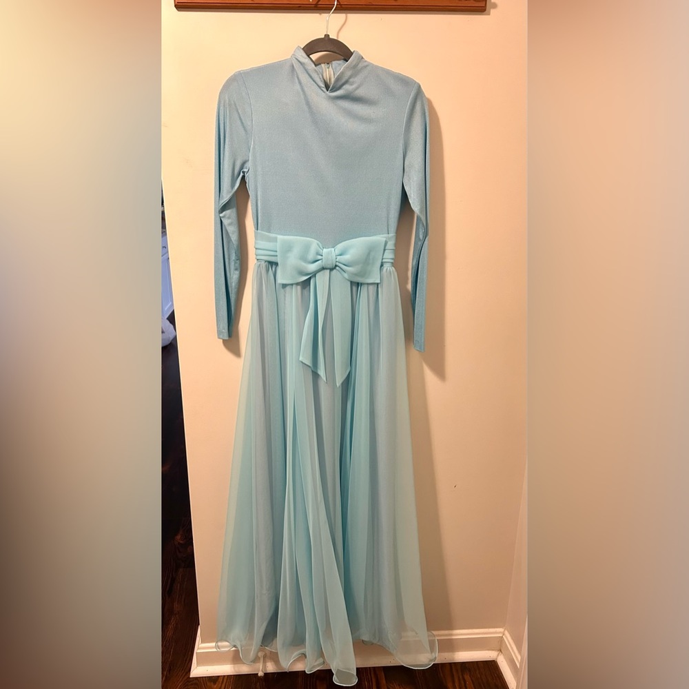 Stunning vintage dress!